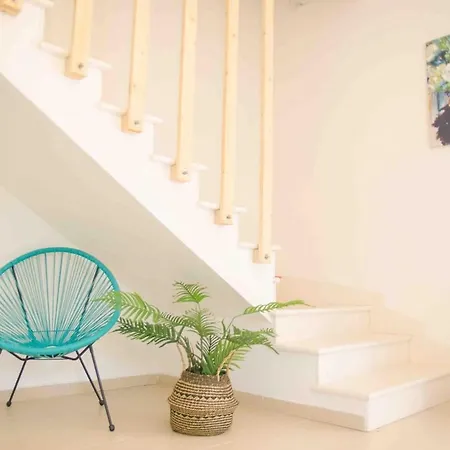Apartmán Casa Alice, Modern House 5 Min Drive From The Sea